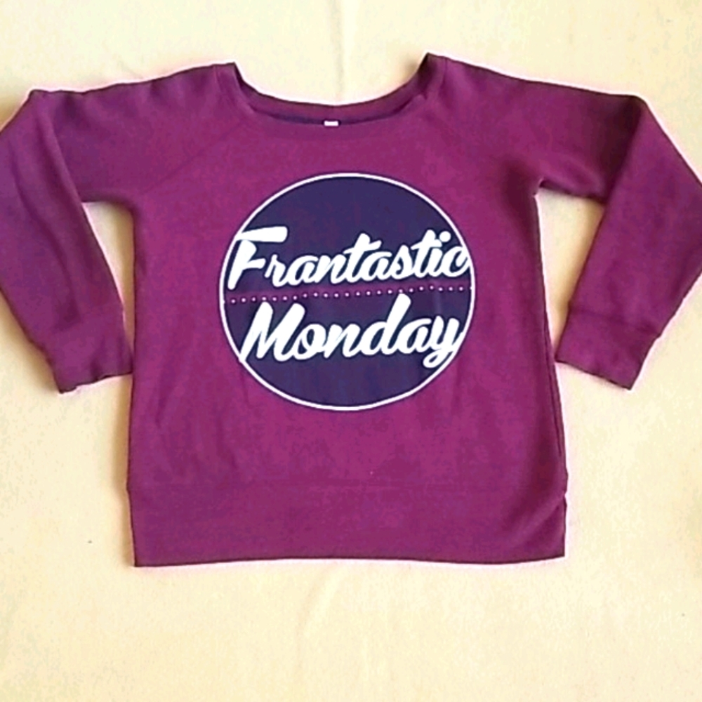 WOMEN'S SWEATSHIRT